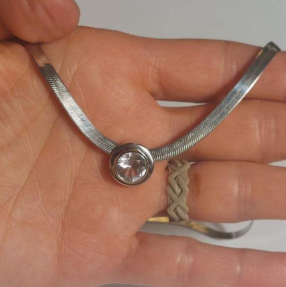 Sterling Silver Herringbone Chain and Round CV Pendent - Picture 8 of 8